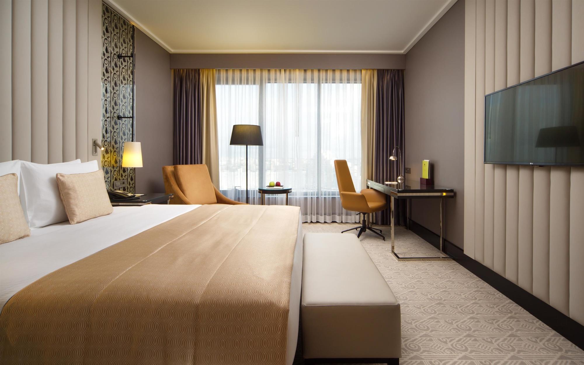 Doubletree By Hilton Minsk Hotel Bagian luar foto Deluxe room