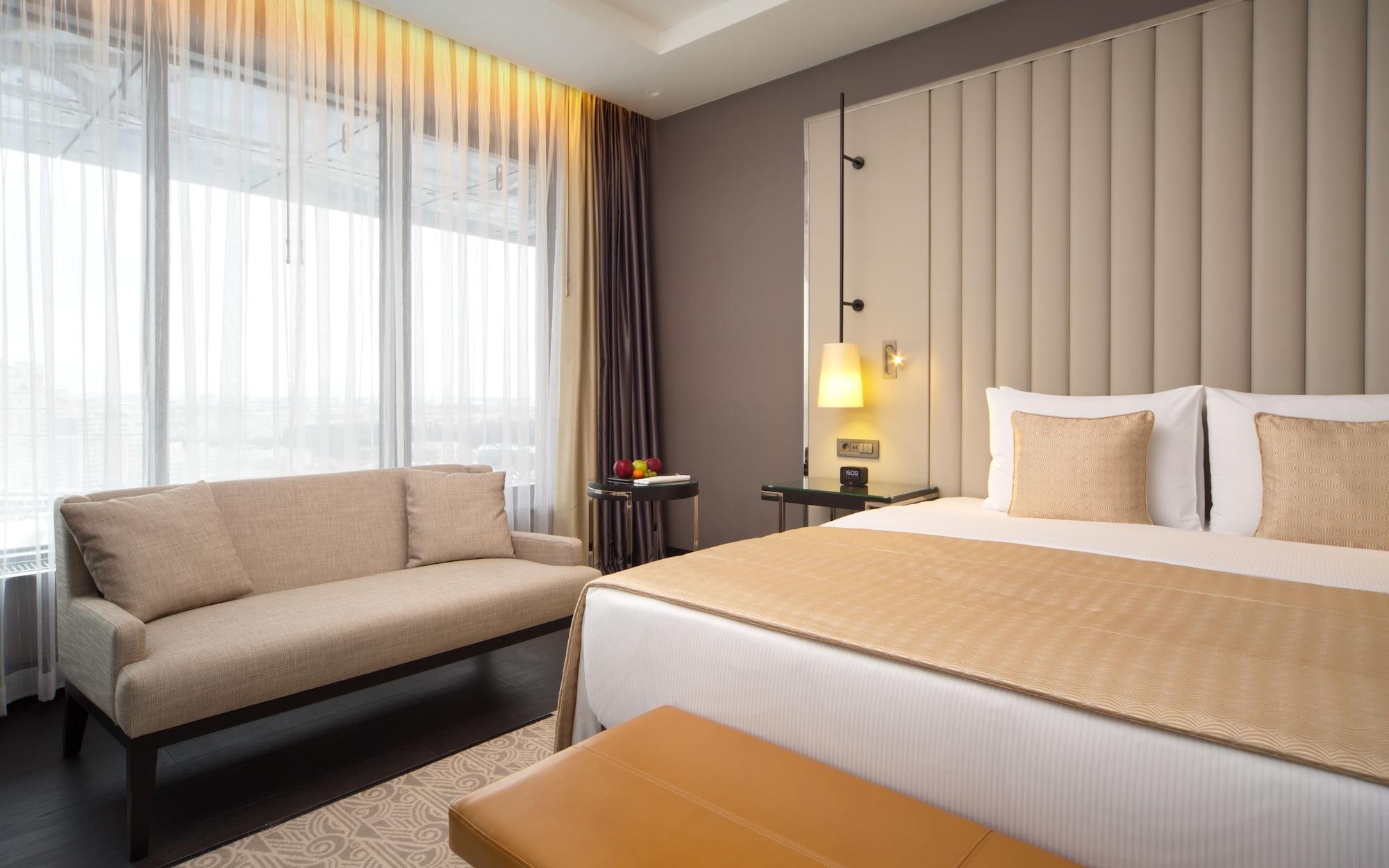 Doubletree By Hilton Minsk Hotel Bagian luar foto Deluxe Room