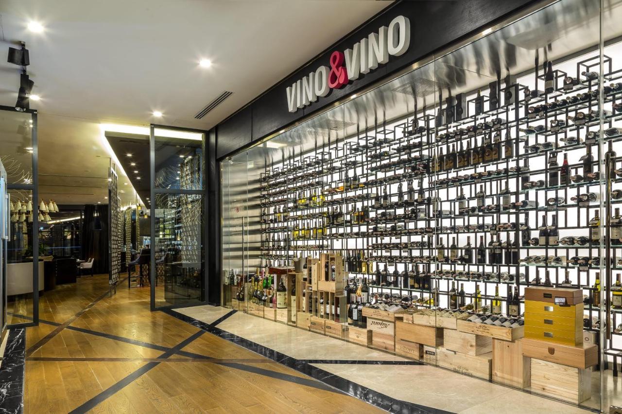 Doubletree By Hilton Minsk Hotel Bagian luar foto Vino & Vino